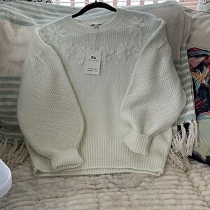 Elegant White Floral Knit Sweater